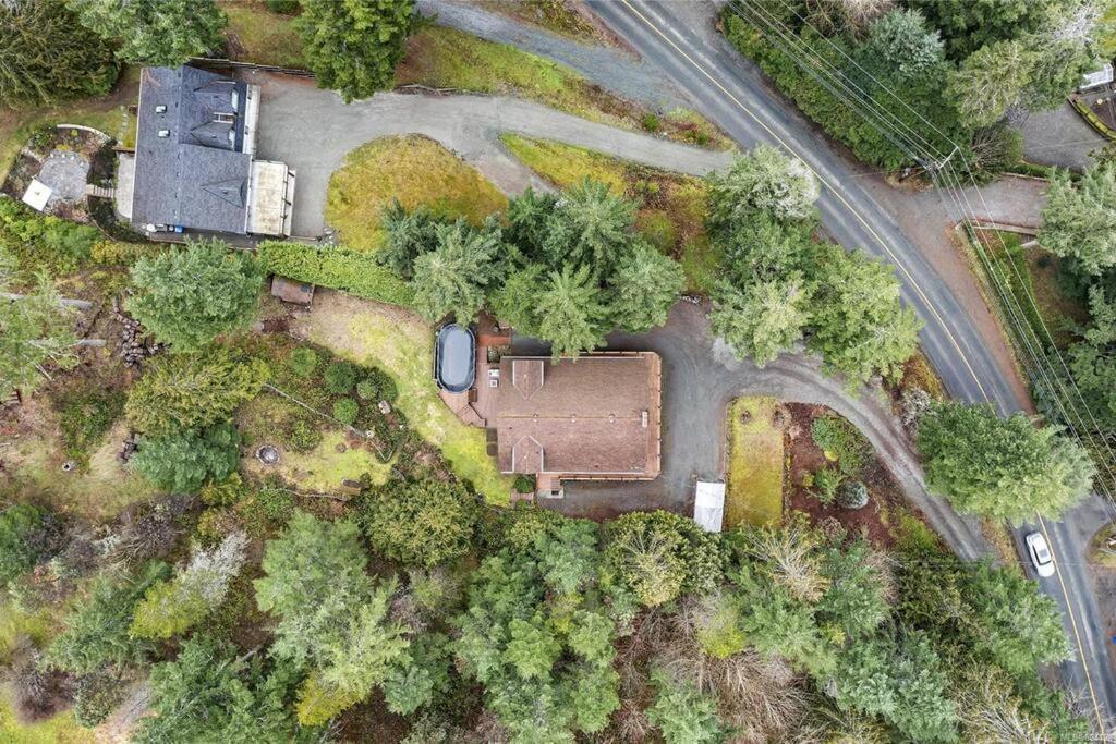 Chalet Style Cottage Near Shawnigan Lake Eksteriør billede
