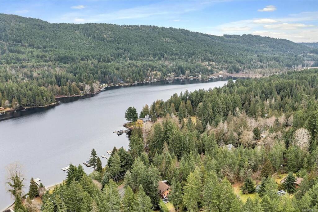 Chalet Style Cottage Near Shawnigan Lake Eksteriør billede