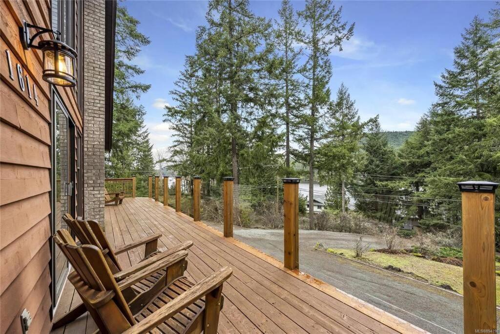 Chalet Style Cottage Near Shawnigan Lake Eksteriør billede