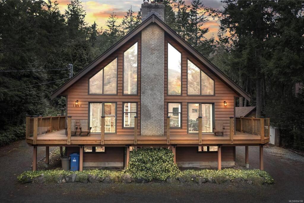 Chalet Style Cottage Near Shawnigan Lake Eksteriør billede