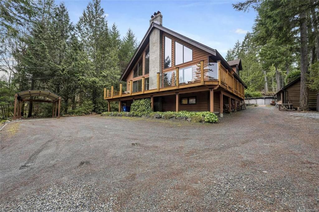 Chalet Style Cottage Near Shawnigan Lake Eksteriør billede